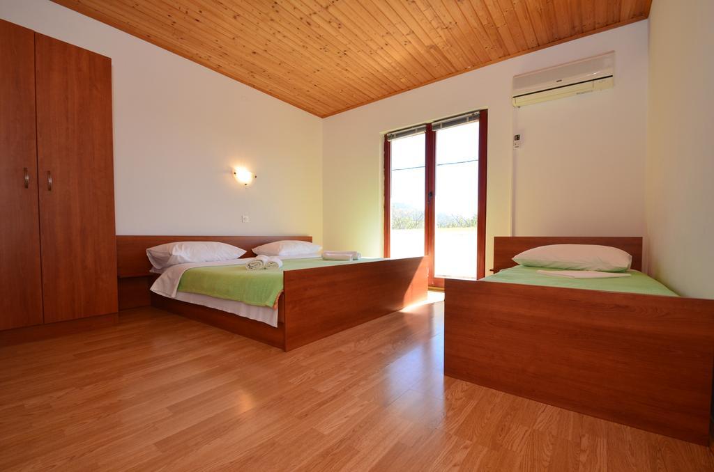 Apartments Cico Starigrad Paklenica Eksteriør bilde