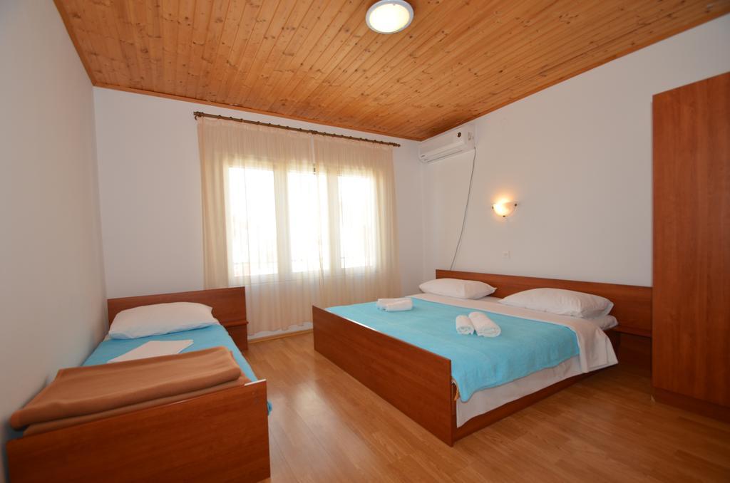 Apartments Cico Starigrad Paklenica Eksteriør bilde