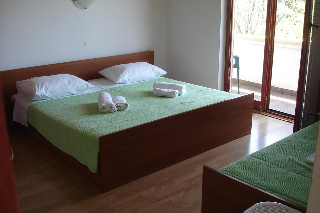 Apartments Cico Starigrad Paklenica Eksteriør bilde