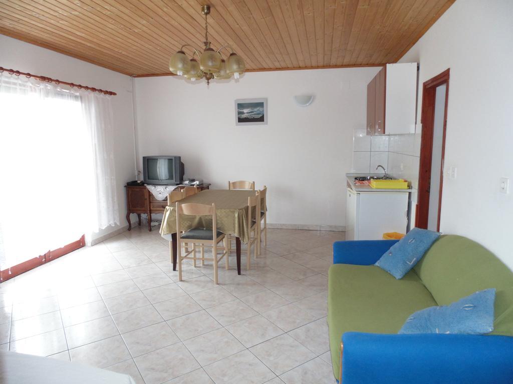 Apartments Cico Starigrad Paklenica Eksteriør bilde