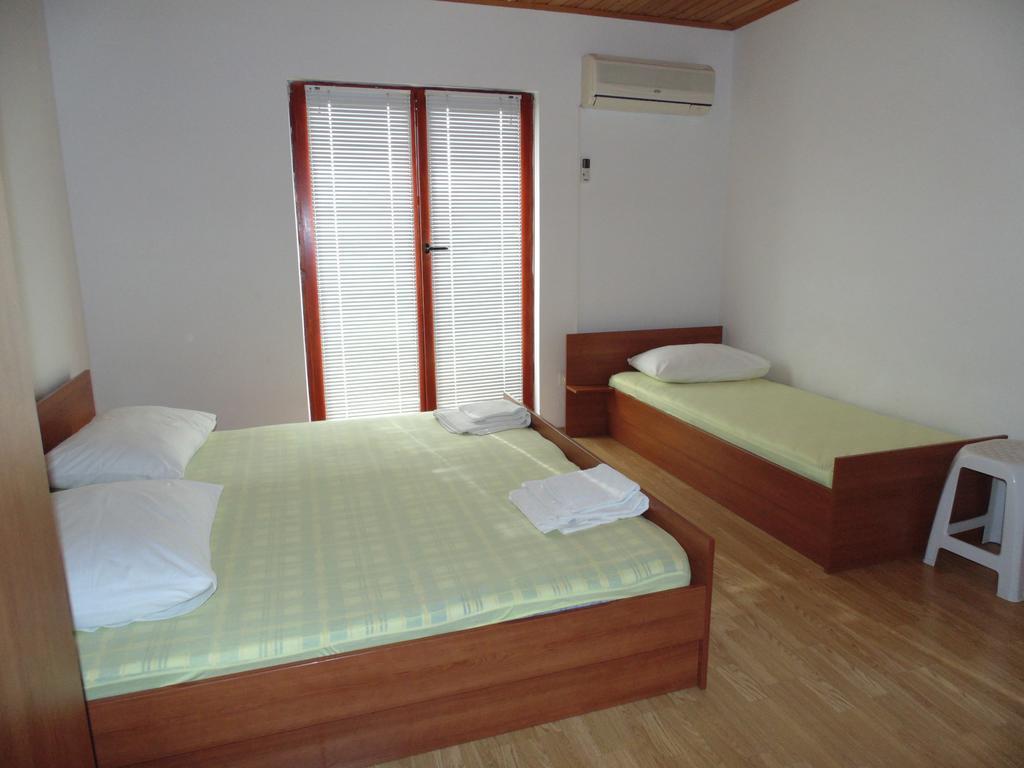 Apartments Cico Starigrad Paklenica Eksteriør bilde