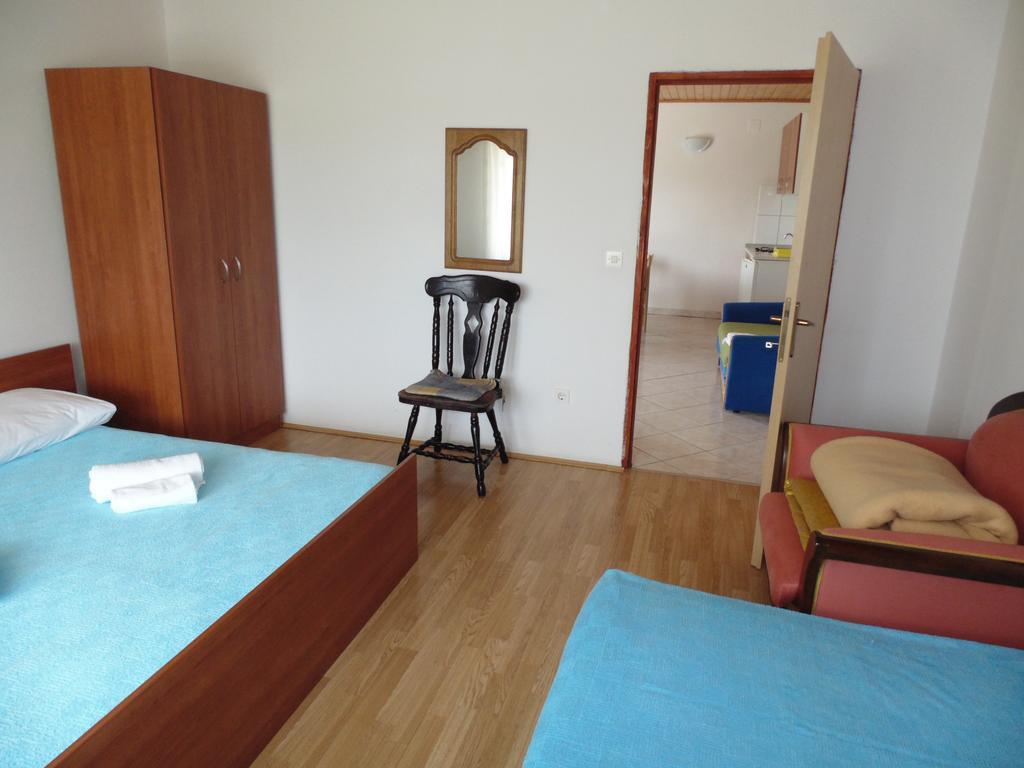 Apartments Cico Starigrad Paklenica Eksteriør bilde